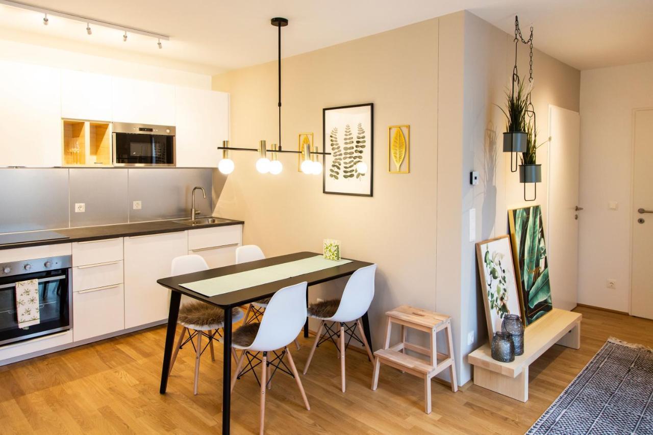 & Cozy - 15 Min To Center Apartamento
